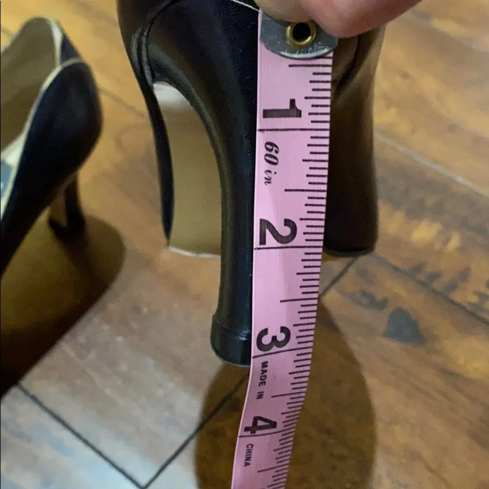 Vintage Bally Navy Blue Leather Made in Italy Heels